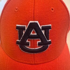 Legacy Athletic Orange fitted Baseball Cap size 7.5
Auburn tigers logo